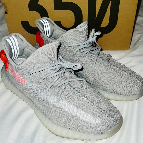 Yeezy 350 V2 “Tail Lights” (M 12) - Picture 1 of 8